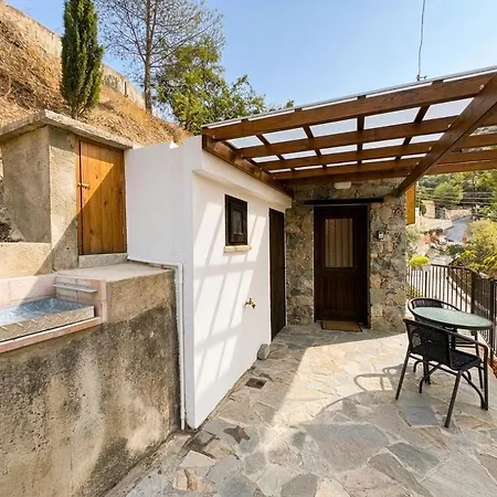 Tiny House - Hillside Garden Trail Hébergement de vacances *